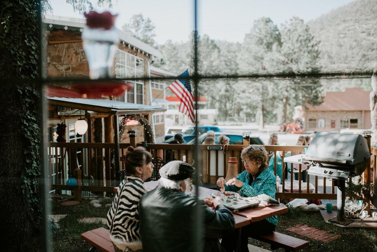 Sitzmark Chalet Inn Ruidoso Bagian luar foto